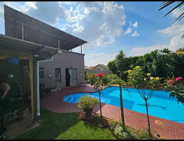 4 BEDROOM HOUSE FOR SALE IN VANDERBIJLPARK SE 6